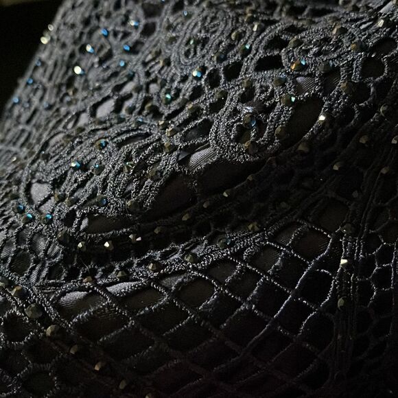 La FEMME Lace & Twill Mermaid Prom Gown
Navy Sz 8  NEW Retail $438 Pageant Party - Picture 13 of 16